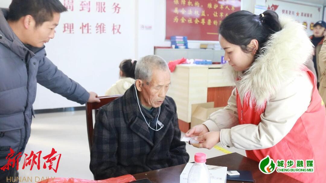 城步:爱心助听器让听障老兵重回“有声世界”_邵阳头条网